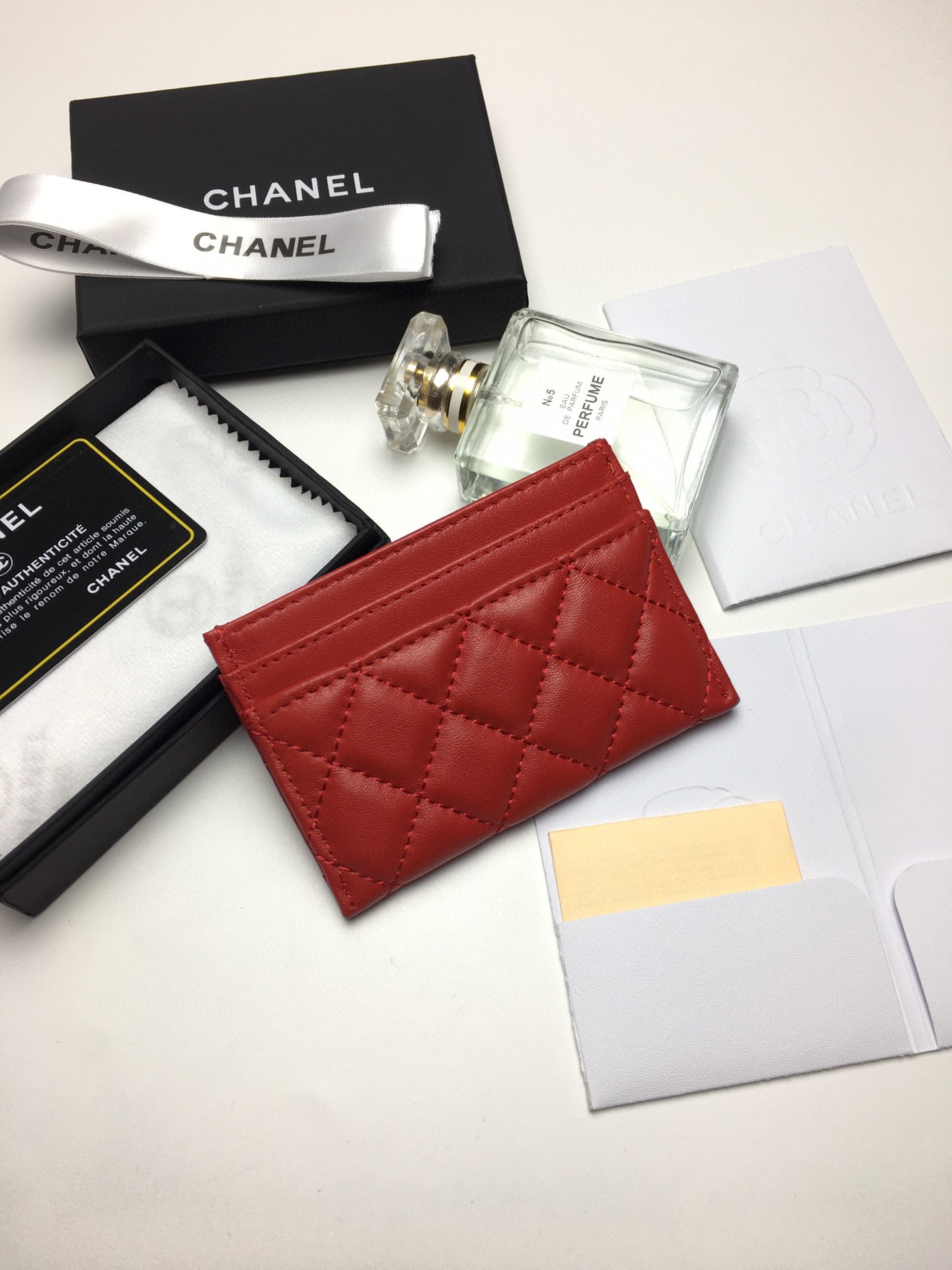 芸能人愛用Chanel シャネル 実物の写真 N品スーパーコピー財布代引き対応国内発送後払い安全必ず届く優良サイト